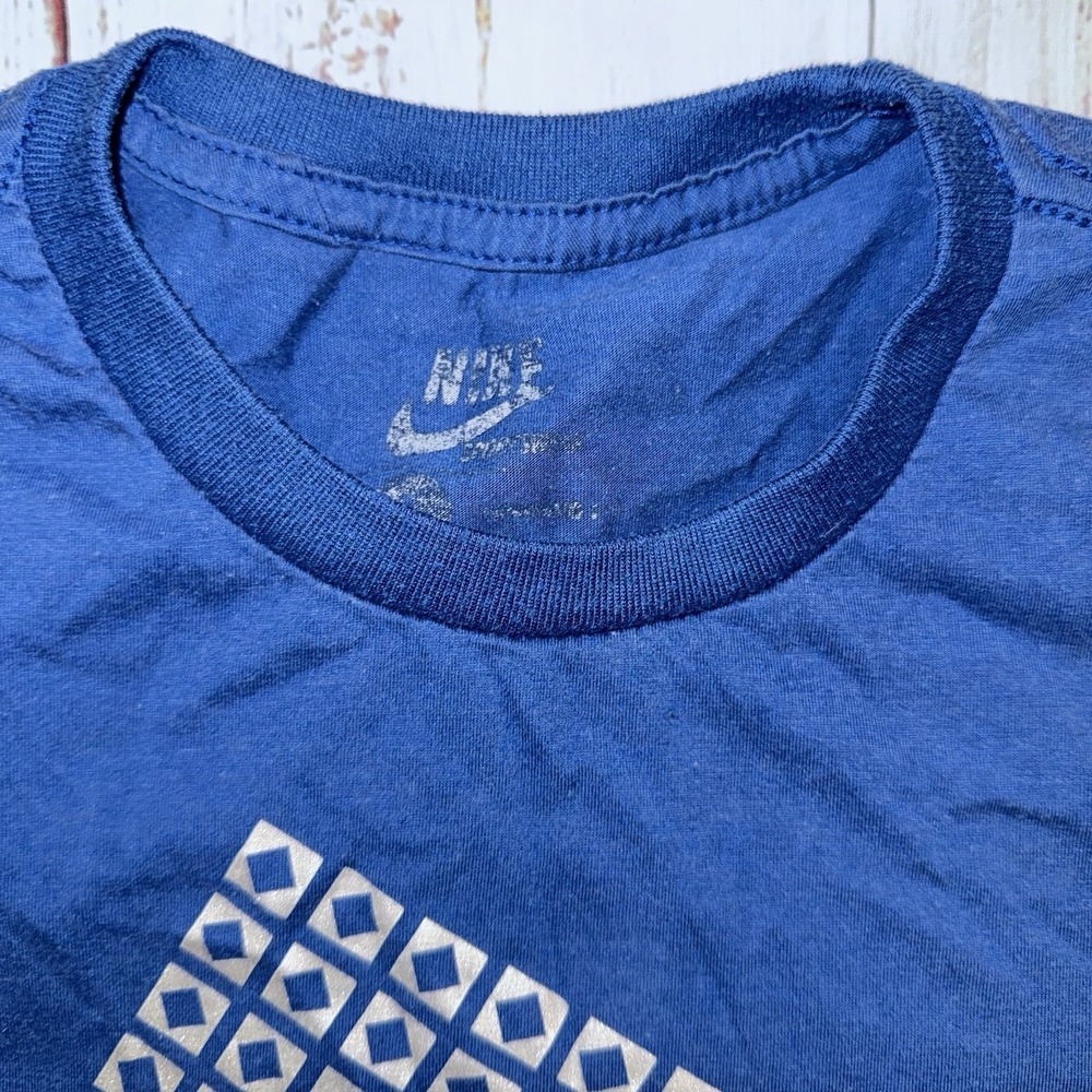 Nike Air Jordan T-Shirt Short Sleeve Men's Size Small Blue Red Jump man - Picture 2 of 6